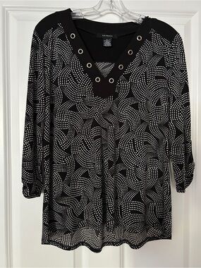 Liz Mccoy Black and White Dot Swirl V-Neck Long Sleeve Top with Grommets